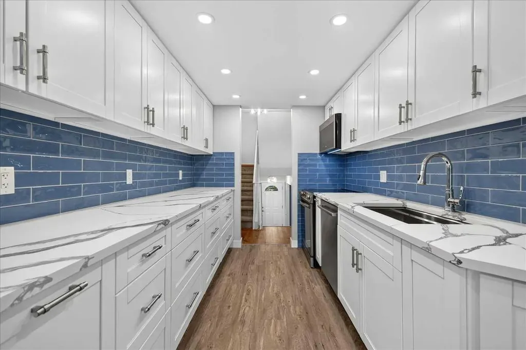 13001 6 Street SW Calgary AB T2W 4J8