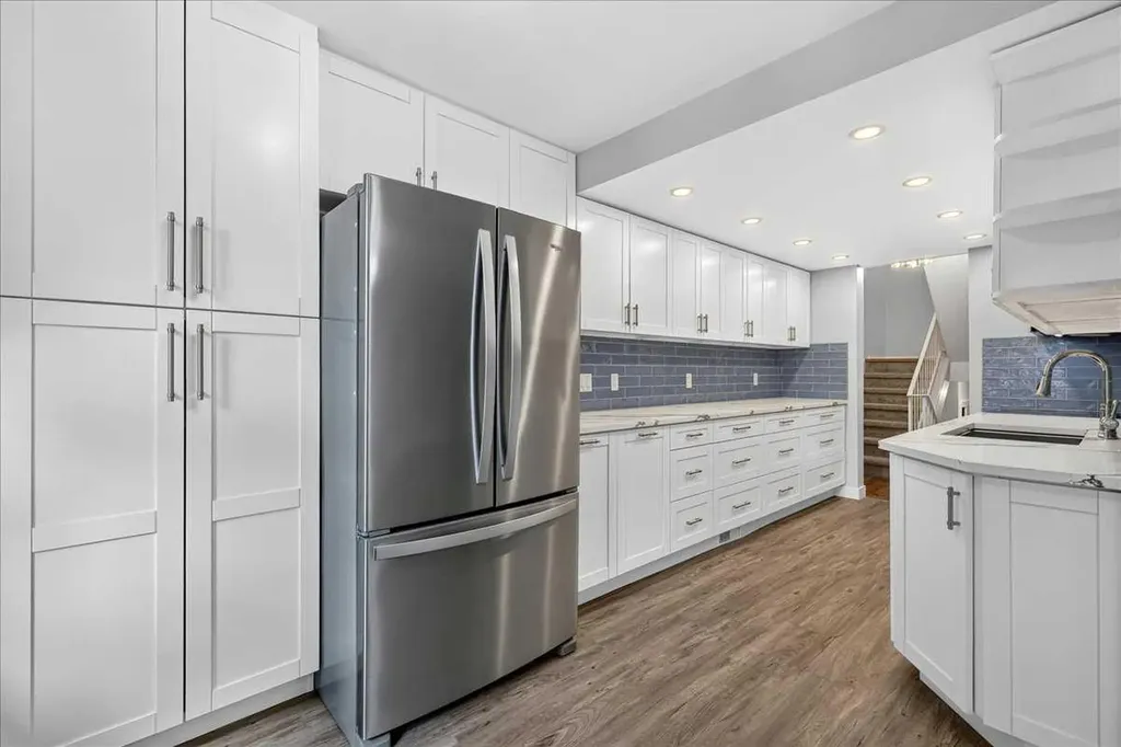 13001 6 Street SW Calgary AB T2W 4J8
