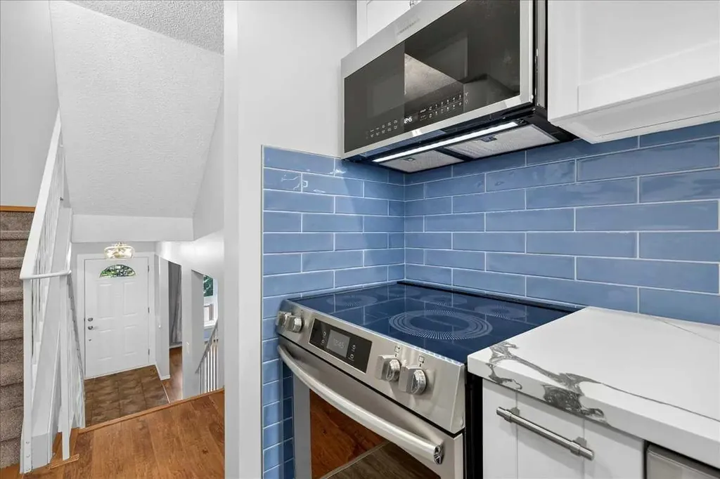 13001 6 Street SW Calgary AB T2W 4J8