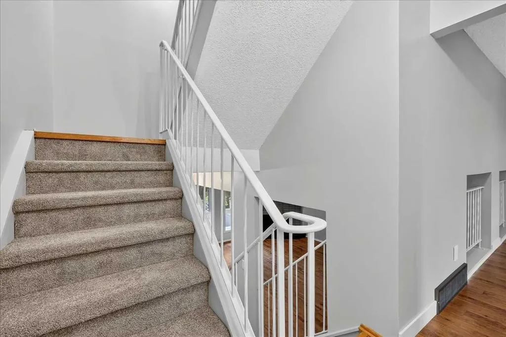 13001 6 Street SW Calgary AB T2W 4J8