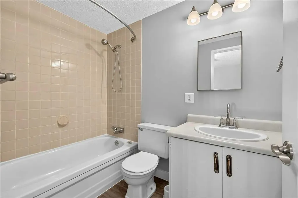 13001 6 Street SW Calgary AB T2W 4J8