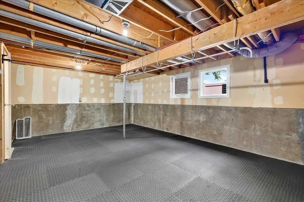 13001 6 Street SW Calgary AB T2W 4J8