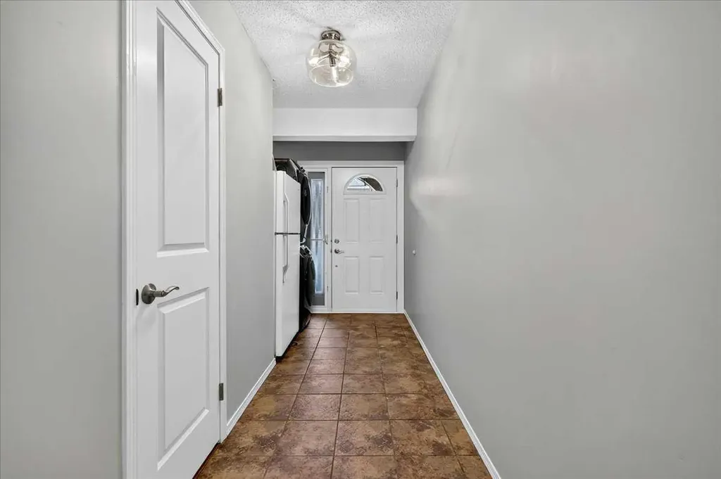 13001 6 Street SW Calgary AB T2W 4J8