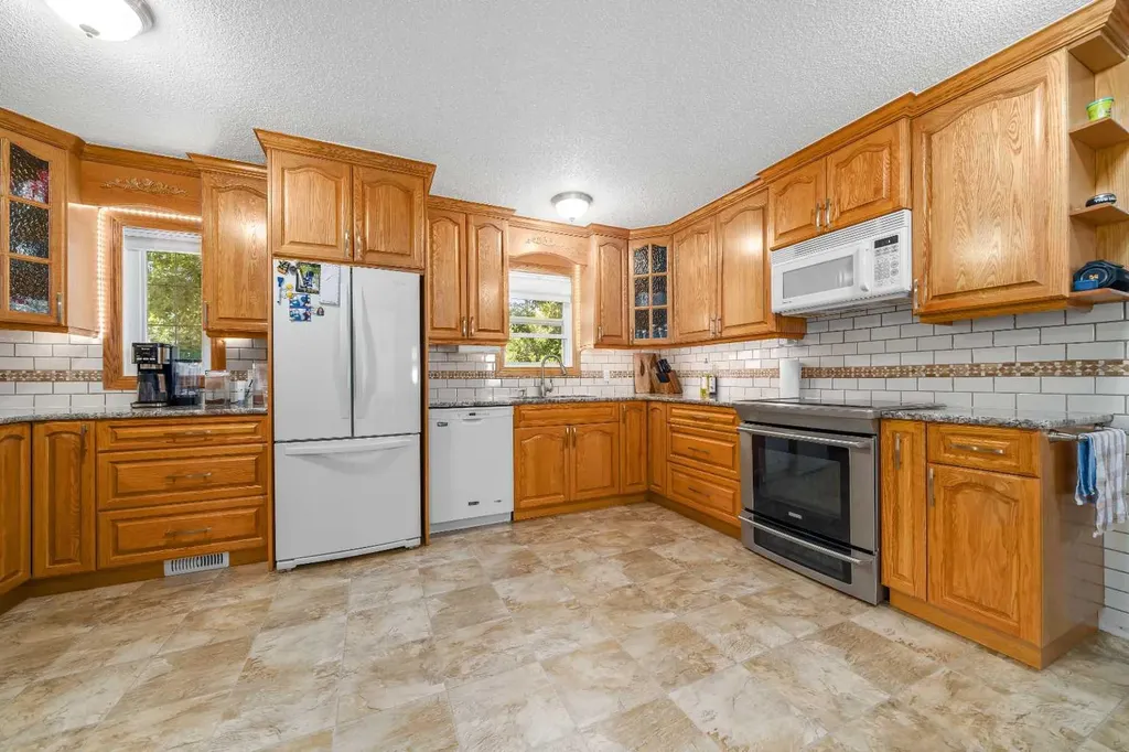 945 3 Avenue Vauxhall AB T0K 2K0