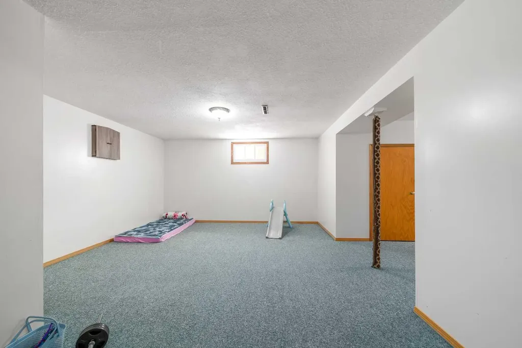 945 3 Avenue Vauxhall AB T0K 2K0