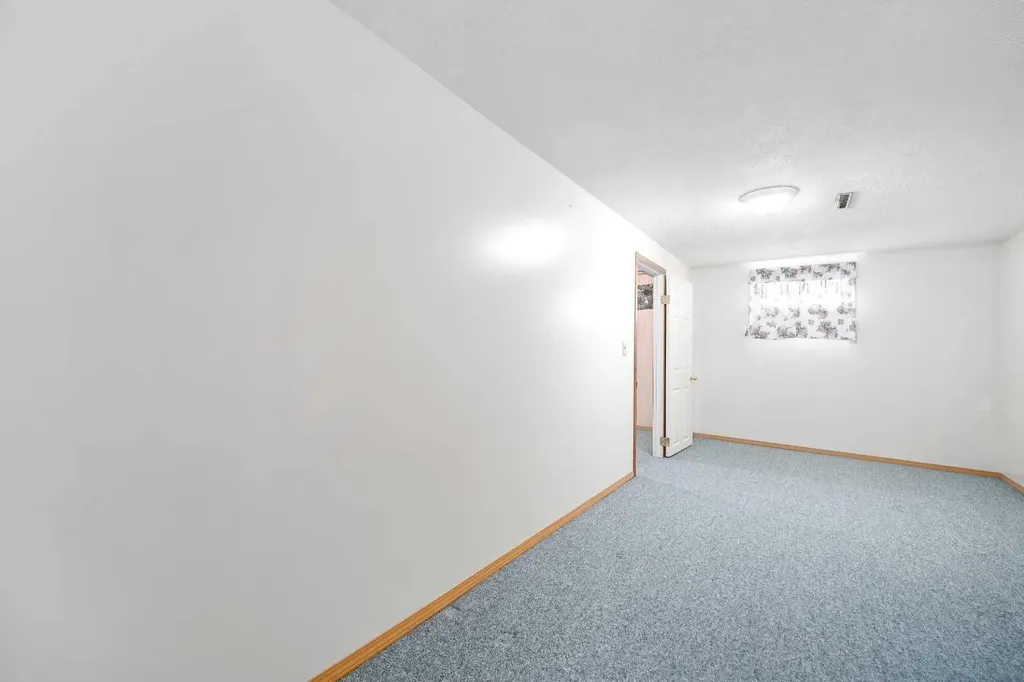 945 3 Avenue Vauxhall AB T0K 2K0