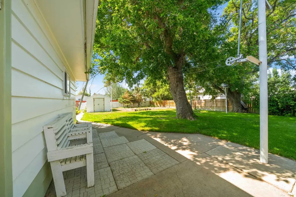 945 3 Avenue Vauxhall AB T0K 2K0