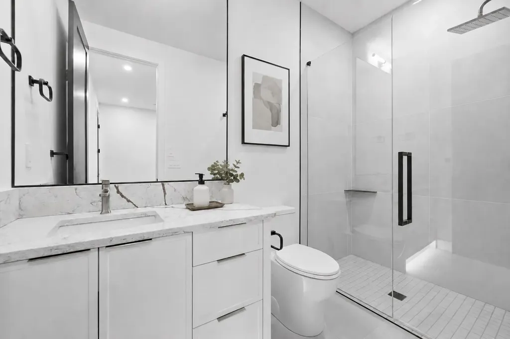 1216 8 Avenue SE Calgary AB T2G 0M7