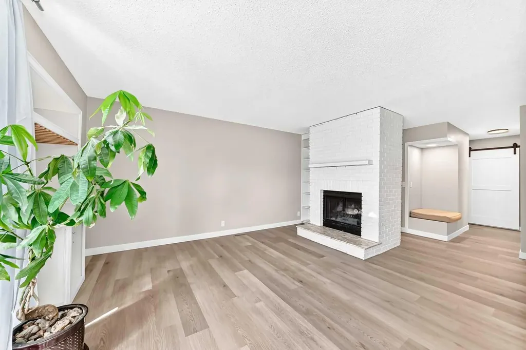 114 Midcrest Crescent SE Calgary AB T2X 1B5