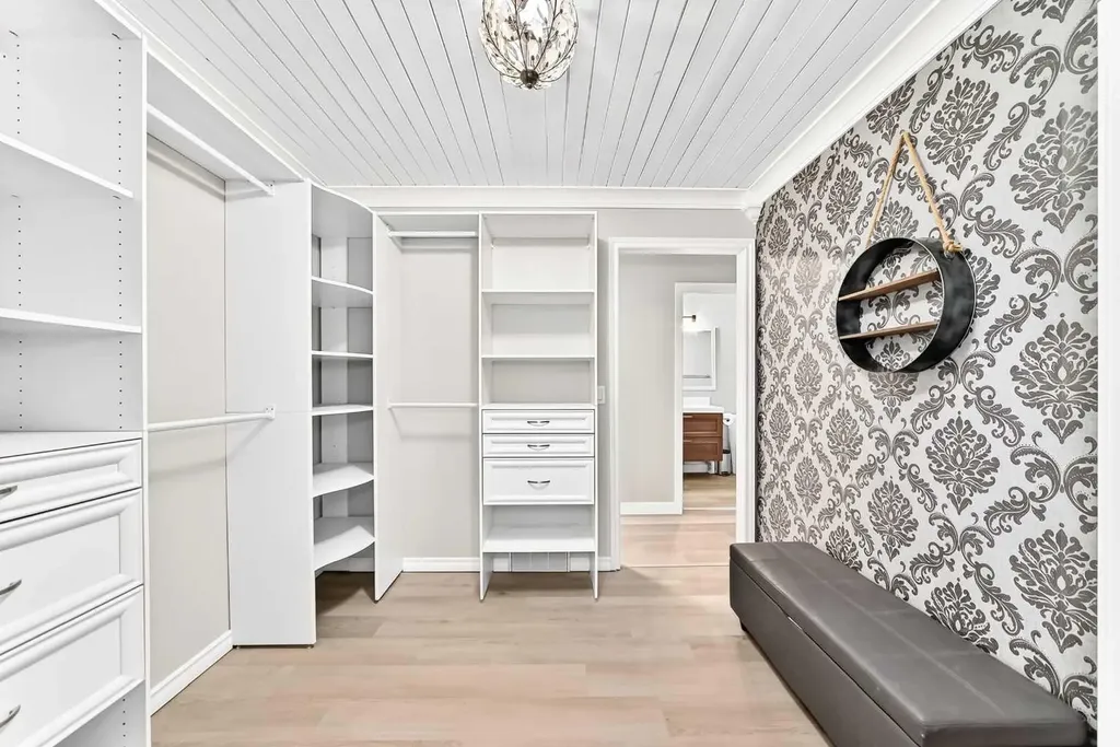 114 Midcrest Crescent SE Calgary AB T2X 1B5
