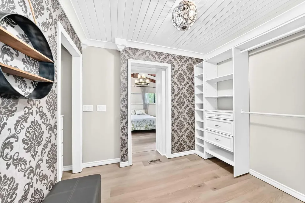 114 Midcrest Crescent SE Calgary AB T2X 1B5