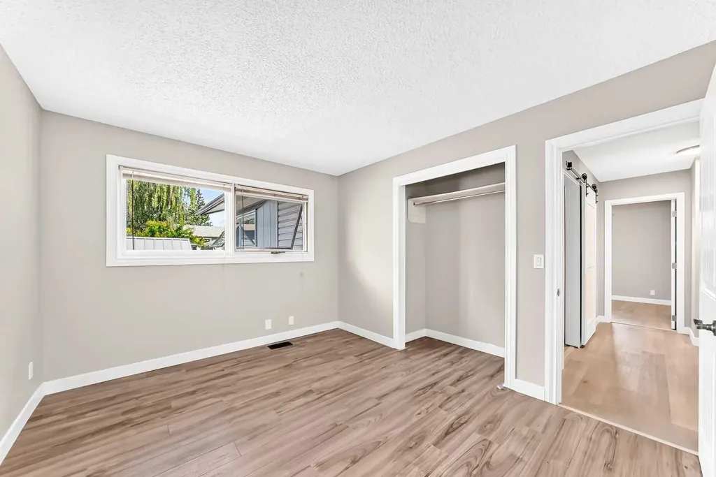 114 Midcrest Crescent SE Calgary AB T2X 1B5
