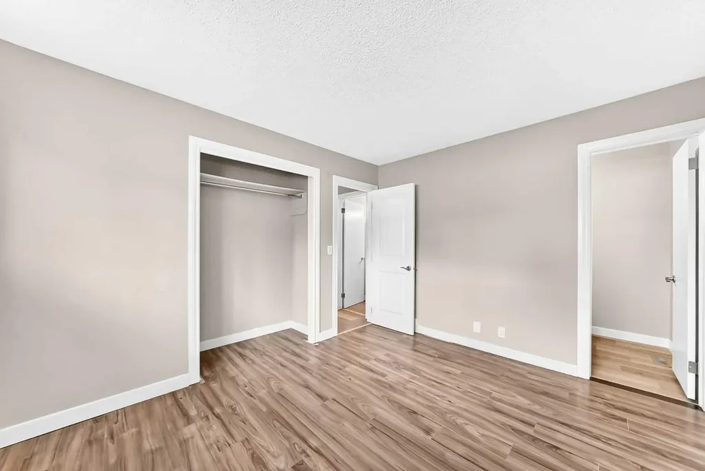 114 Midcrest Crescent SE Calgary AB T2X 1B5