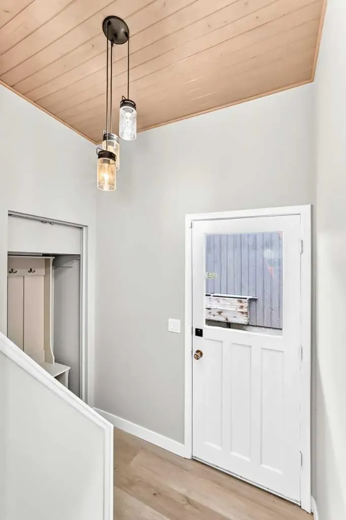114 Midcrest Crescent SE Calgary AB T2X 1B5