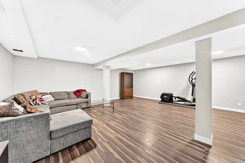 114 Midcrest Crescent SE Calgary AB T2X 1B5