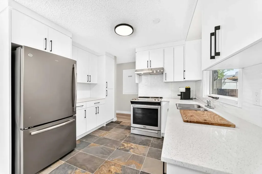 114 Midcrest Crescent SE Calgary AB T2X 1B5