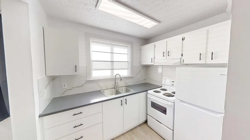 9515 100 Avenue Grande Prairie AB T8V0S8
