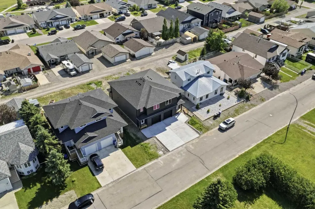 609A 5 Avenue SW Sundre AB T0M1X0
