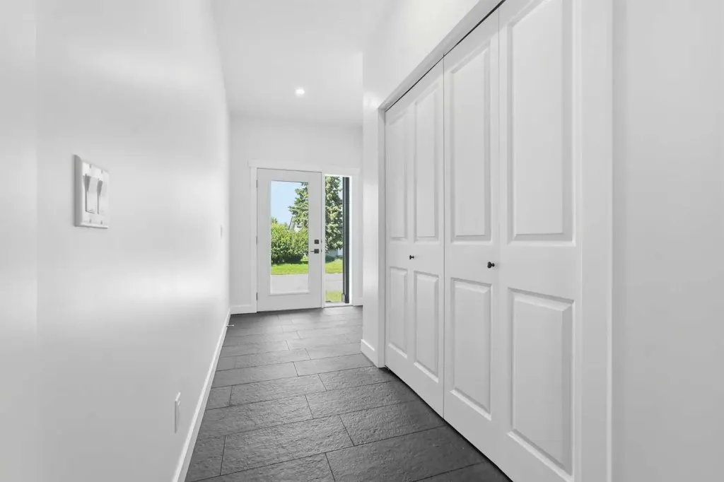 609A 5 Avenue SW Sundre AB T0M1X0