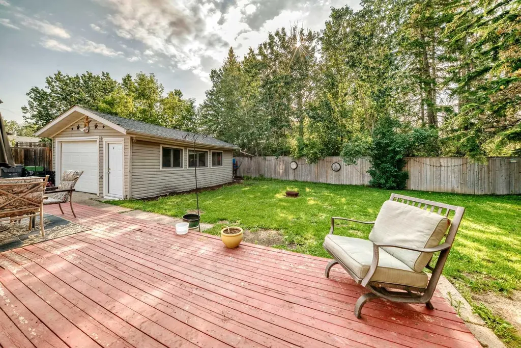 69 Gregson Crescent Red Deer AB T4P 2K3