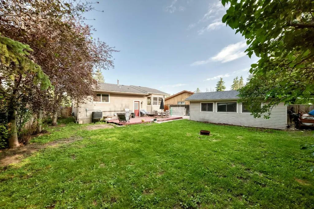 69 Gregson Crescent Red Deer AB T4P 2K3