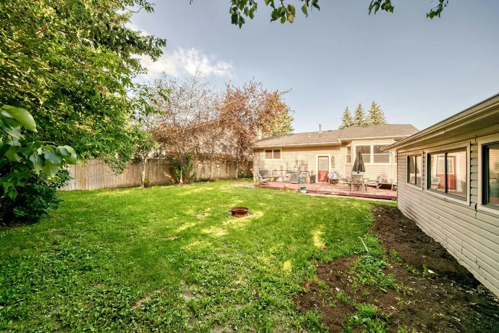 69 Gregson Crescent Red Deer AB T4P 2K3