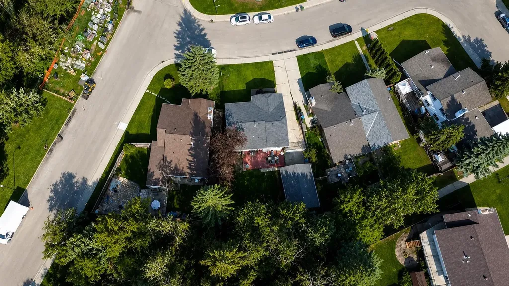 69 Gregson Crescent Red Deer AB T4P 2K3