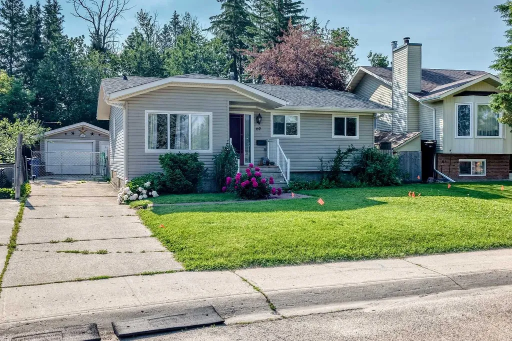 69 Gregson Crescent Red Deer AB T4P 2K3