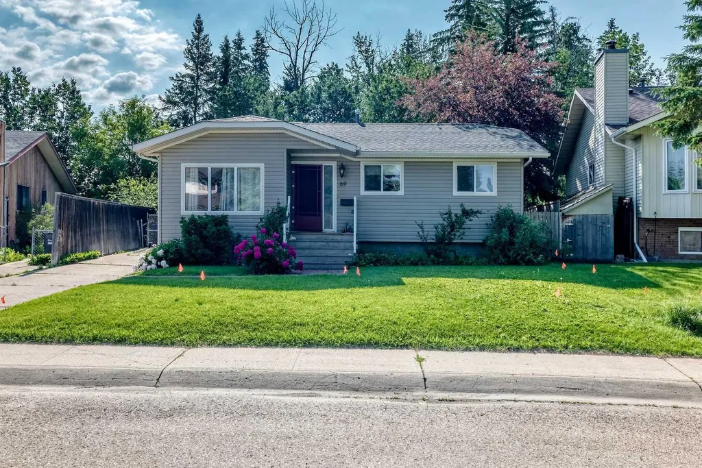 69 Gregson Crescent Red Deer AB T4P 2K3