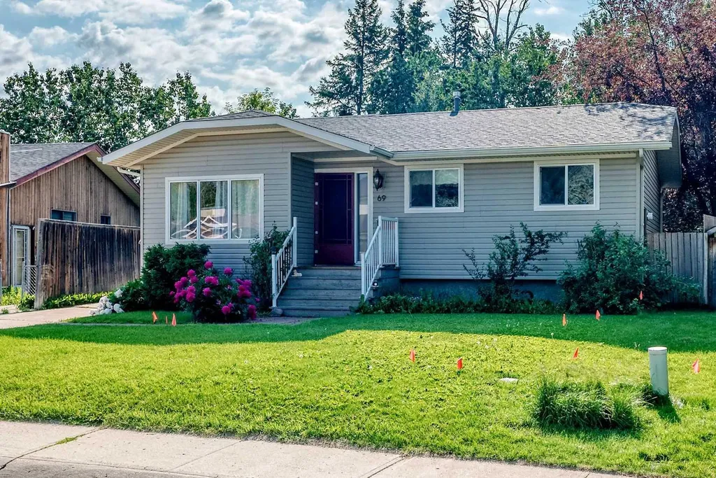 69 Gregson Crescent Red Deer AB T4P 2K3