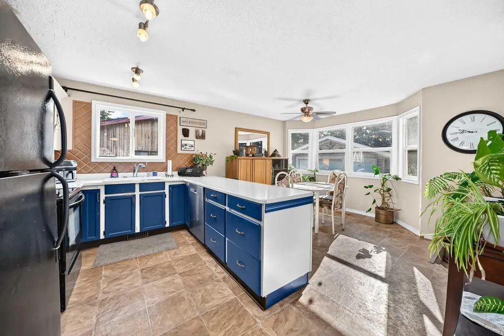 69 Gregson Crescent Red Deer AB T4P 2K3