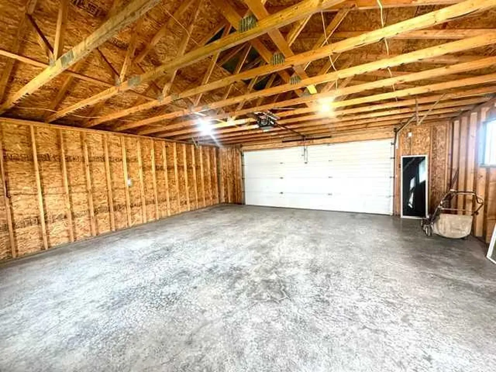 140 Pinnacle Boulevard Grande Prairie AB T8W 2V7