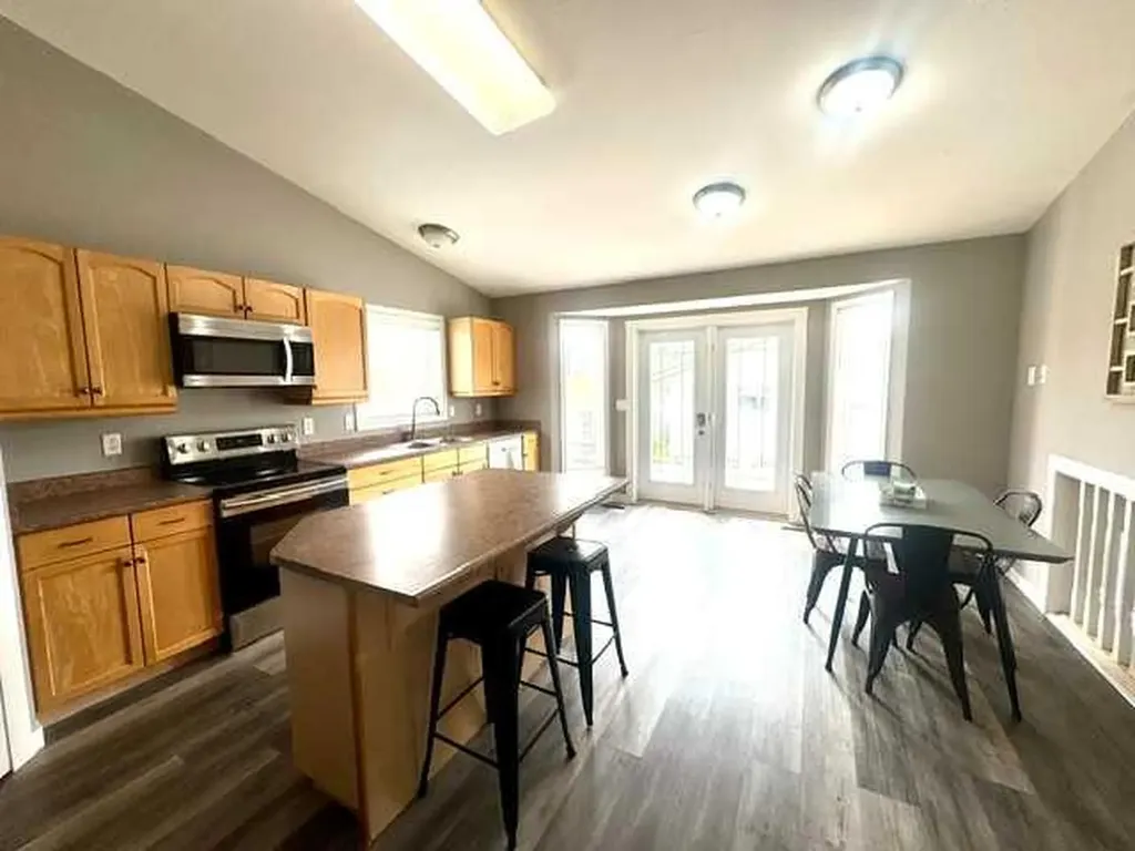 140 Pinnacle Boulevard Grande Prairie AB T8W 2V7