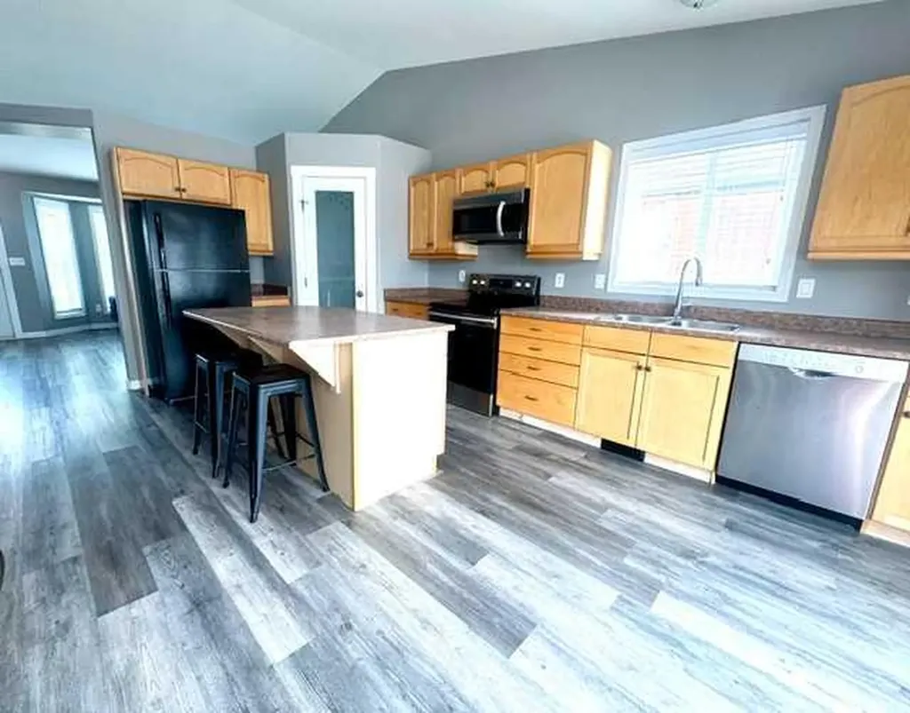 140 Pinnacle Boulevard Grande Prairie AB T8W 2V7