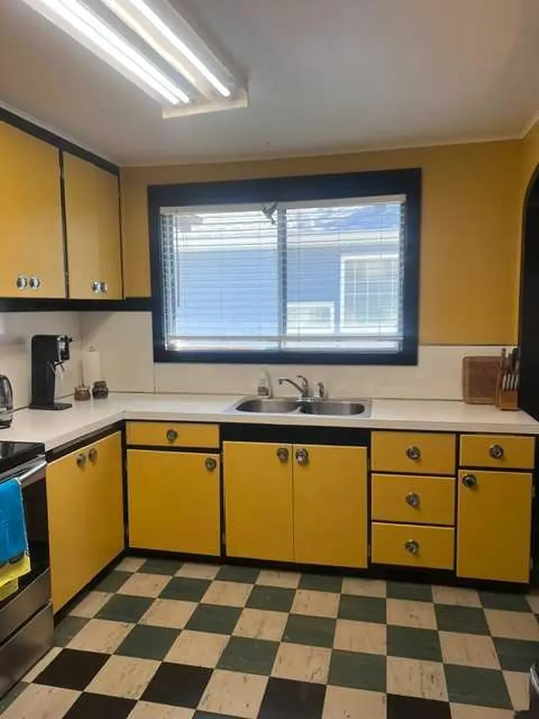 4605 46 Street Red Deer AB T4N 1M7