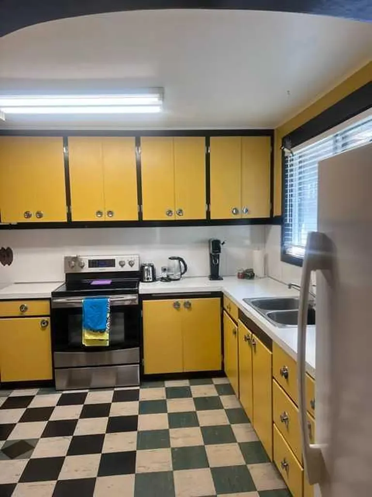 4605 46 Street Red Deer AB T4N 1M7