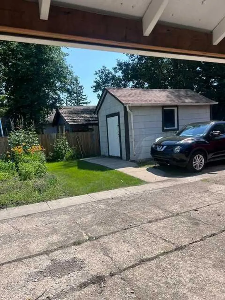 4605 46 Street Red Deer AB T4N 1M7