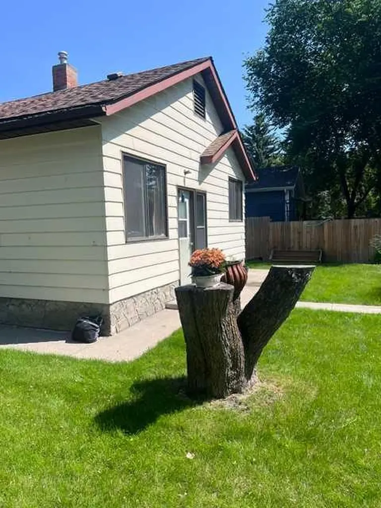 4605 46 Street Red Deer AB T4N 1M7