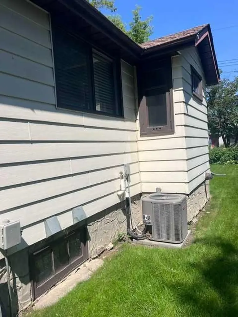 4605 46 Street Red Deer AB T4N 1M7