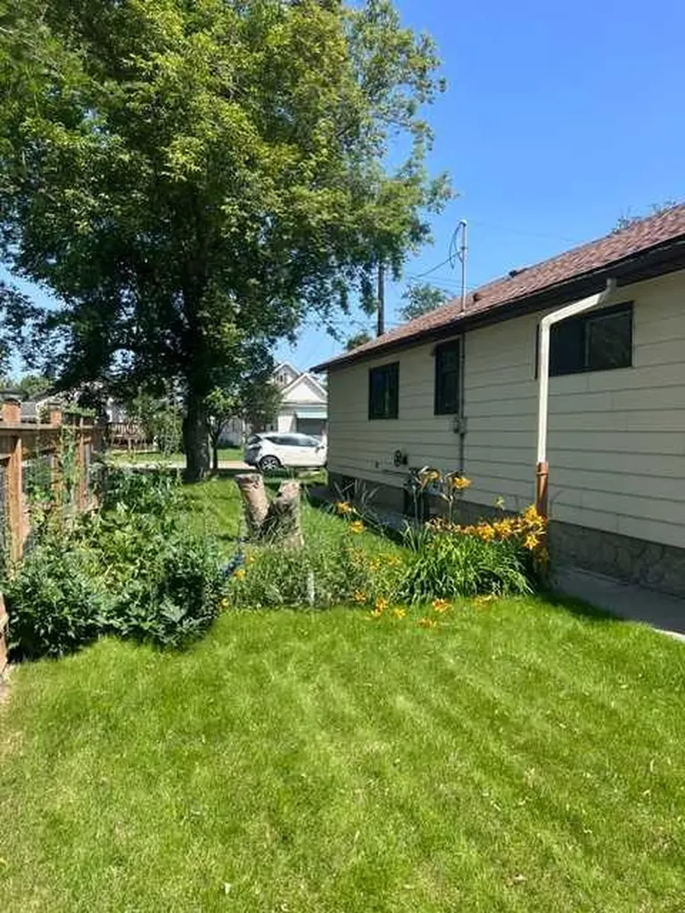 4605 46 Street Red Deer AB T4N 1M7