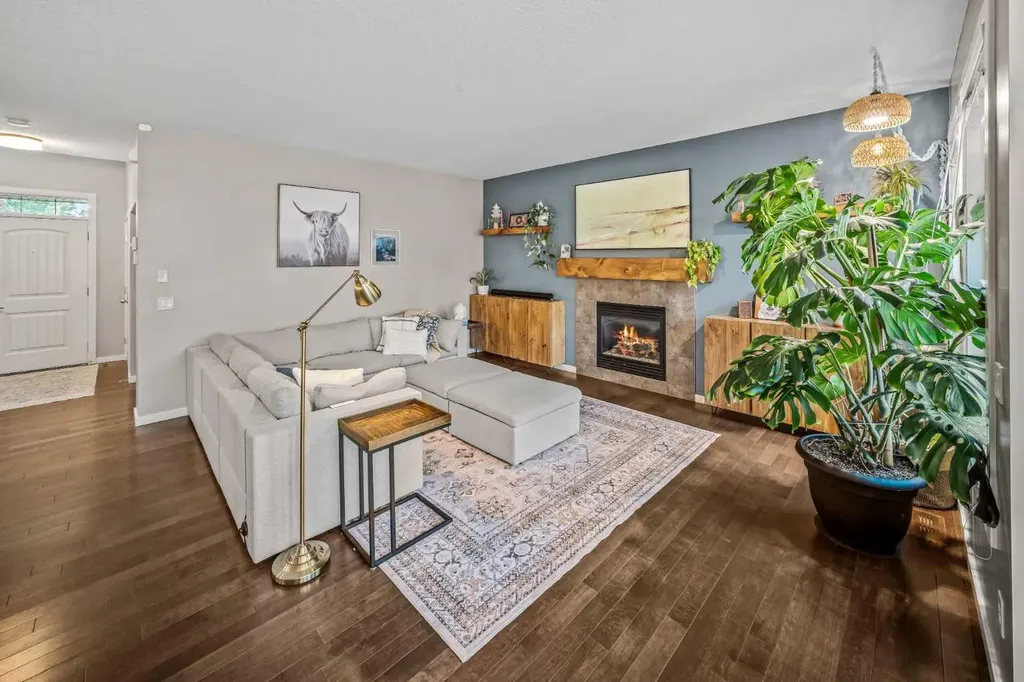 53 Heritage Drive Cochrane AB T4C 0E2