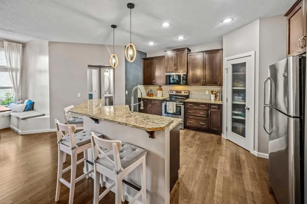 53 Heritage Drive Cochrane AB T4C 0E2
