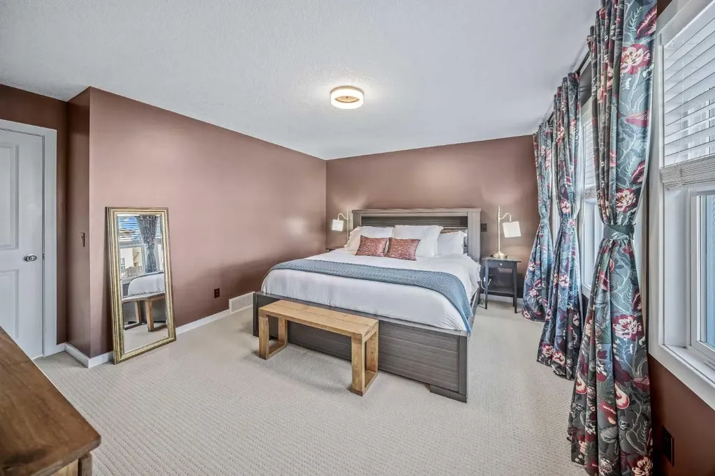 53 Heritage Drive Cochrane AB T4C 0E2