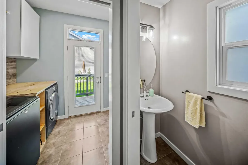 53 Heritage Drive Cochrane AB T4C 0E2