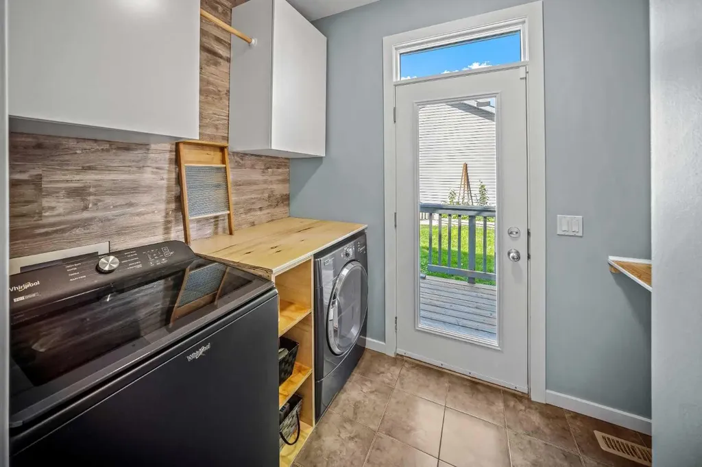 53 Heritage Drive Cochrane AB T4C 0E2