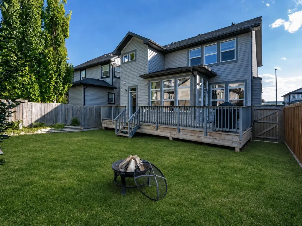 53 Heritage Drive Cochrane AB T4C 0E2