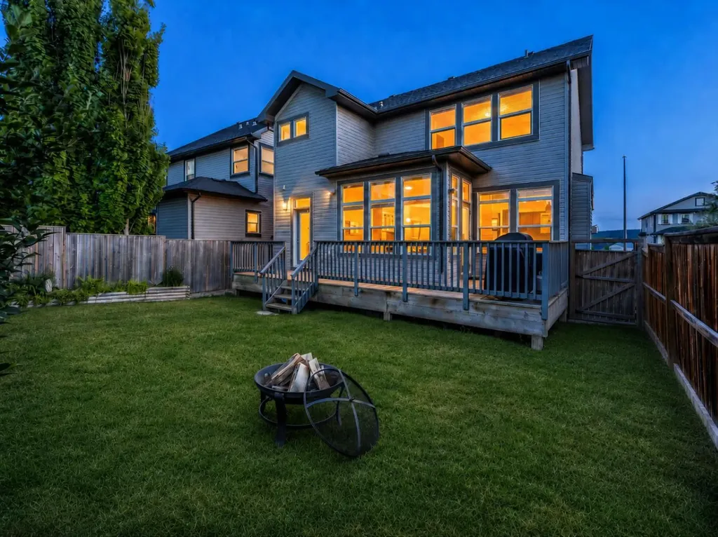 53 Heritage Drive Cochrane AB T4C 0E2