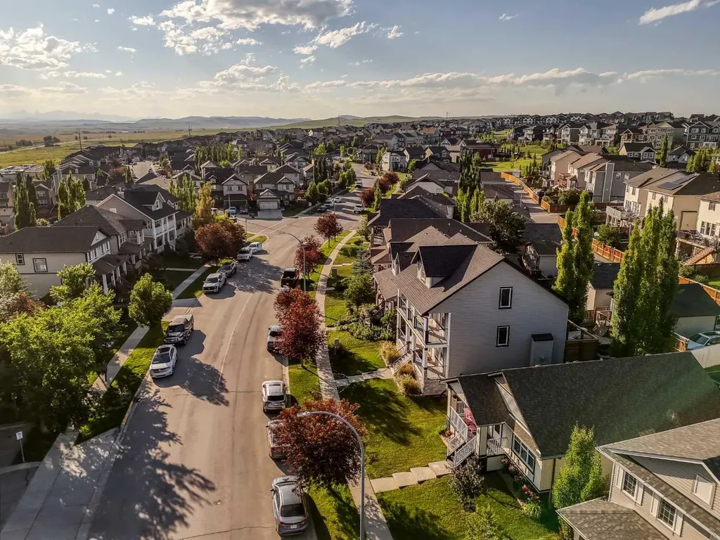 53 Heritage Drive Cochrane AB T4C 0E2