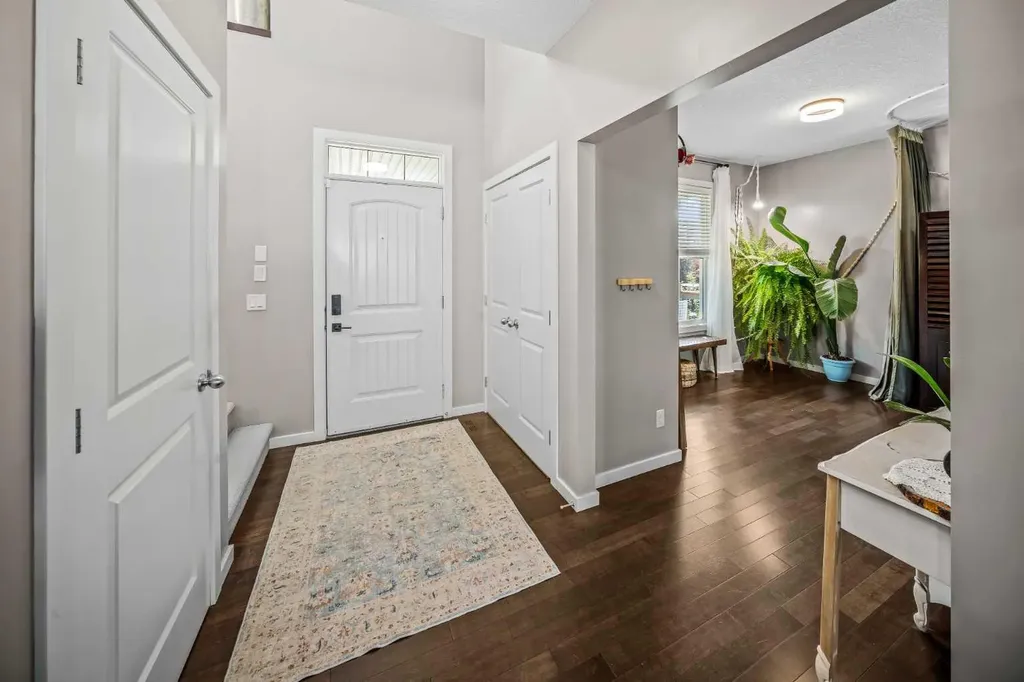 53 Heritage Drive Cochrane AB T4C 0E2