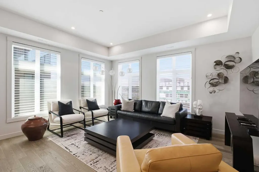 105 Lebel Crescent NW Calgary AB T3B 6M6